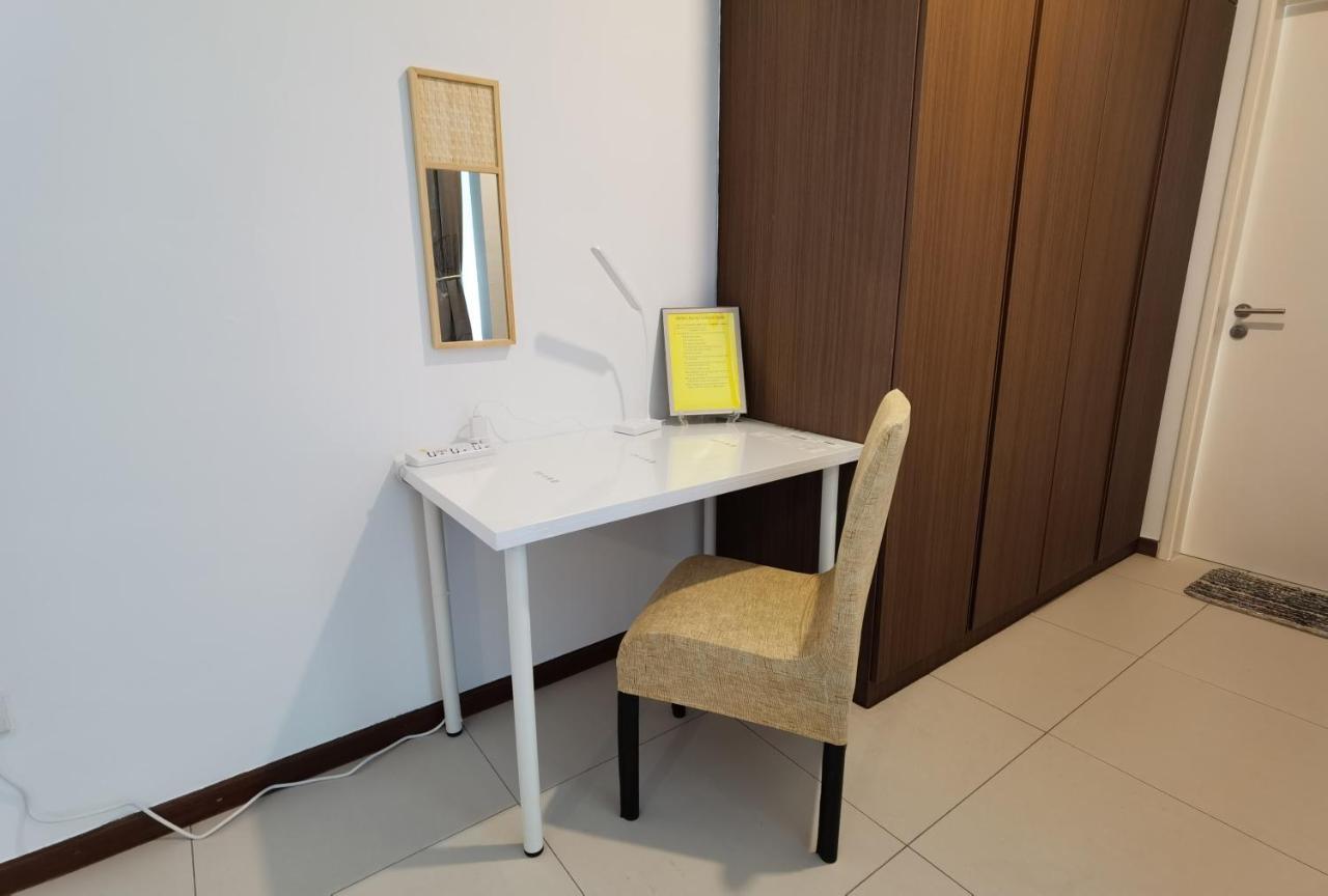 Landmark Stunning High Floor Coast View Studio #Netflix #Fast Wifi Tanjung Tokong Exterior photo