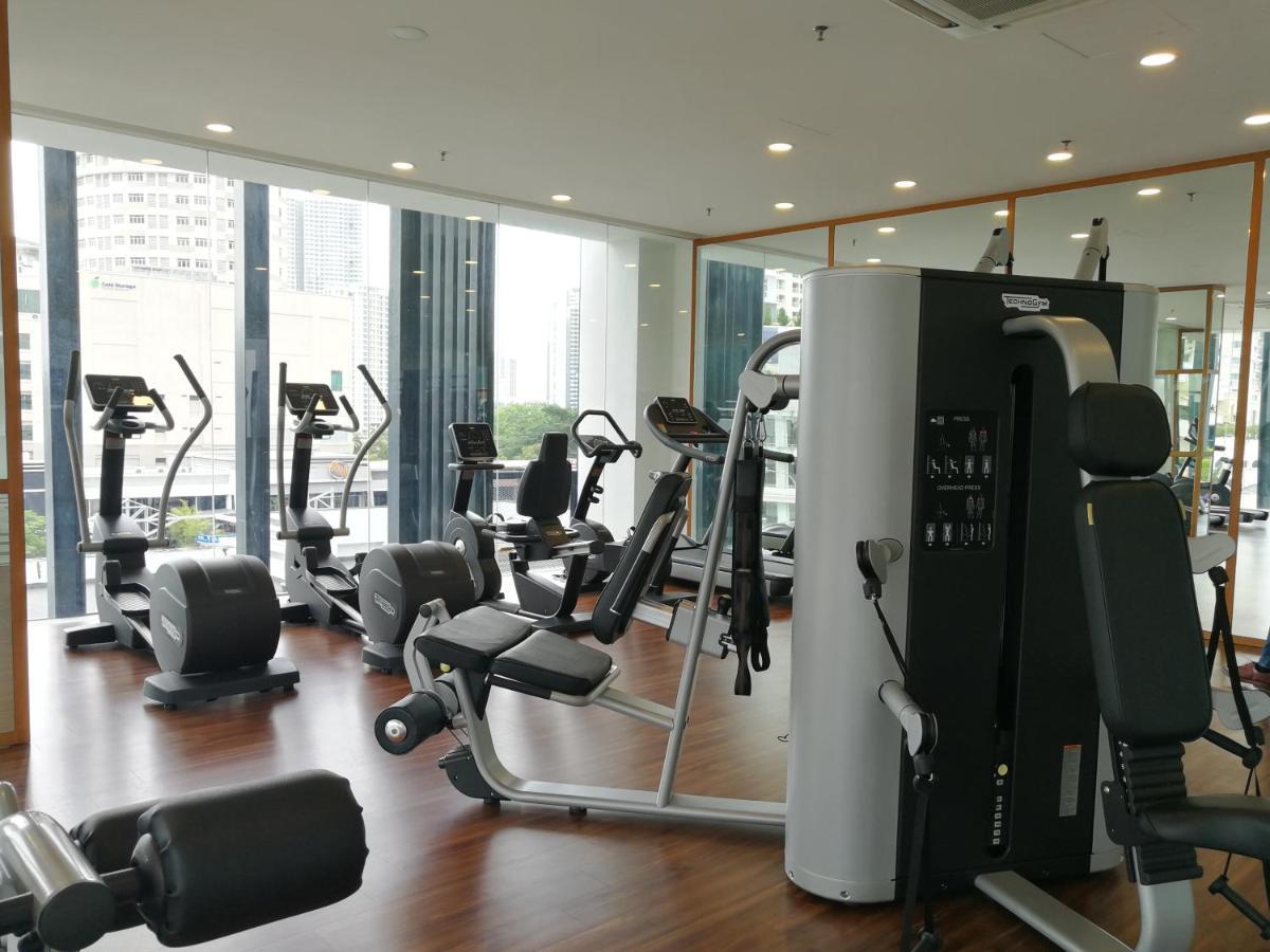 Landmark Stunning High Floor Coast View Studio #Netflix #Fast Wifi Tanjung Tokong Exterior photo